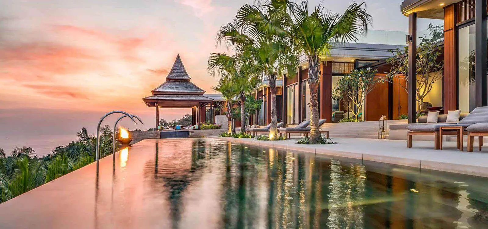 Phuket est la deuxième plus grande ville de Thaïlande après Bangkok, et la valeur foncière y augmente d'année en année. Le marché immobilier de Phuket n'a pas encore atteint son apogée, et contrairement à de nombreuses autres destinations populaires dans le monde, il existe encore un potentiel considérable pour l'investissement. Les promoteurs continuent de construire des complexes hôteliers somptueux et des ...