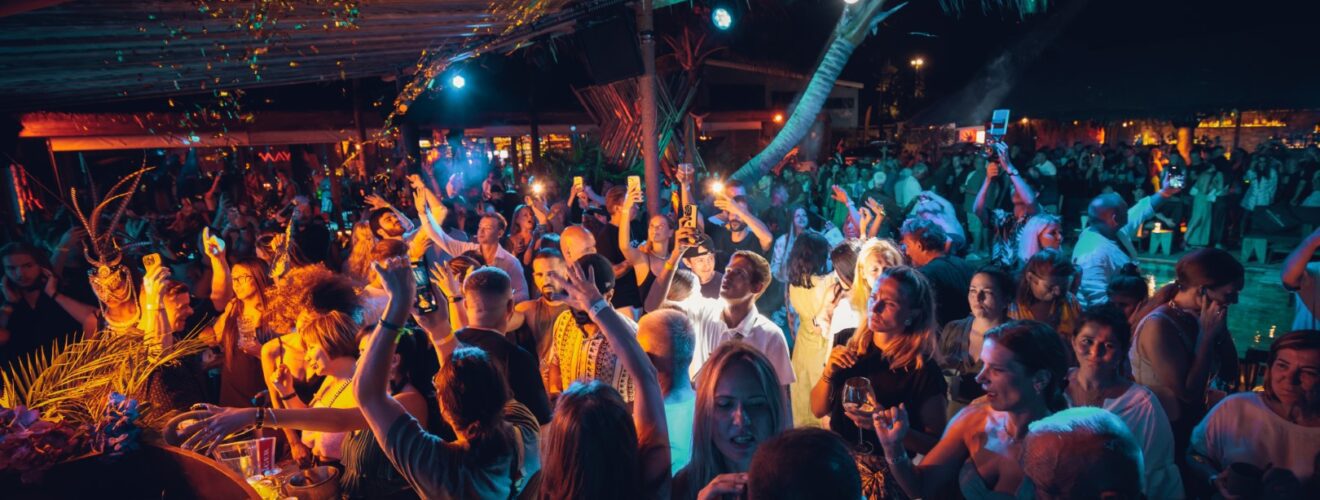 Maya Beach Club Restaurant Phuket Пляжный клуб Ресторан Пхукет