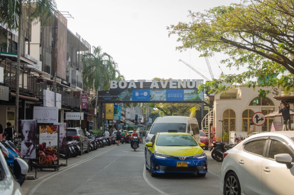 Boat Avenue Phuket THailand Пхукет шоппинг