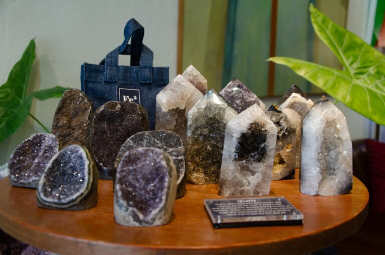 Stone crystals sales buy Phuket Thailand fe2