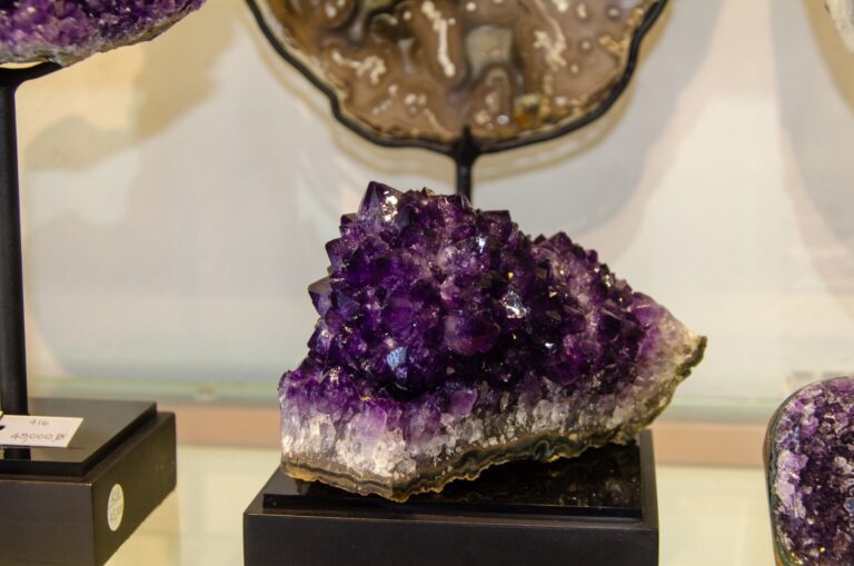 Bijoux et objets en cristal, boutique de pierres naturelles Fe2 Crystals Phuket