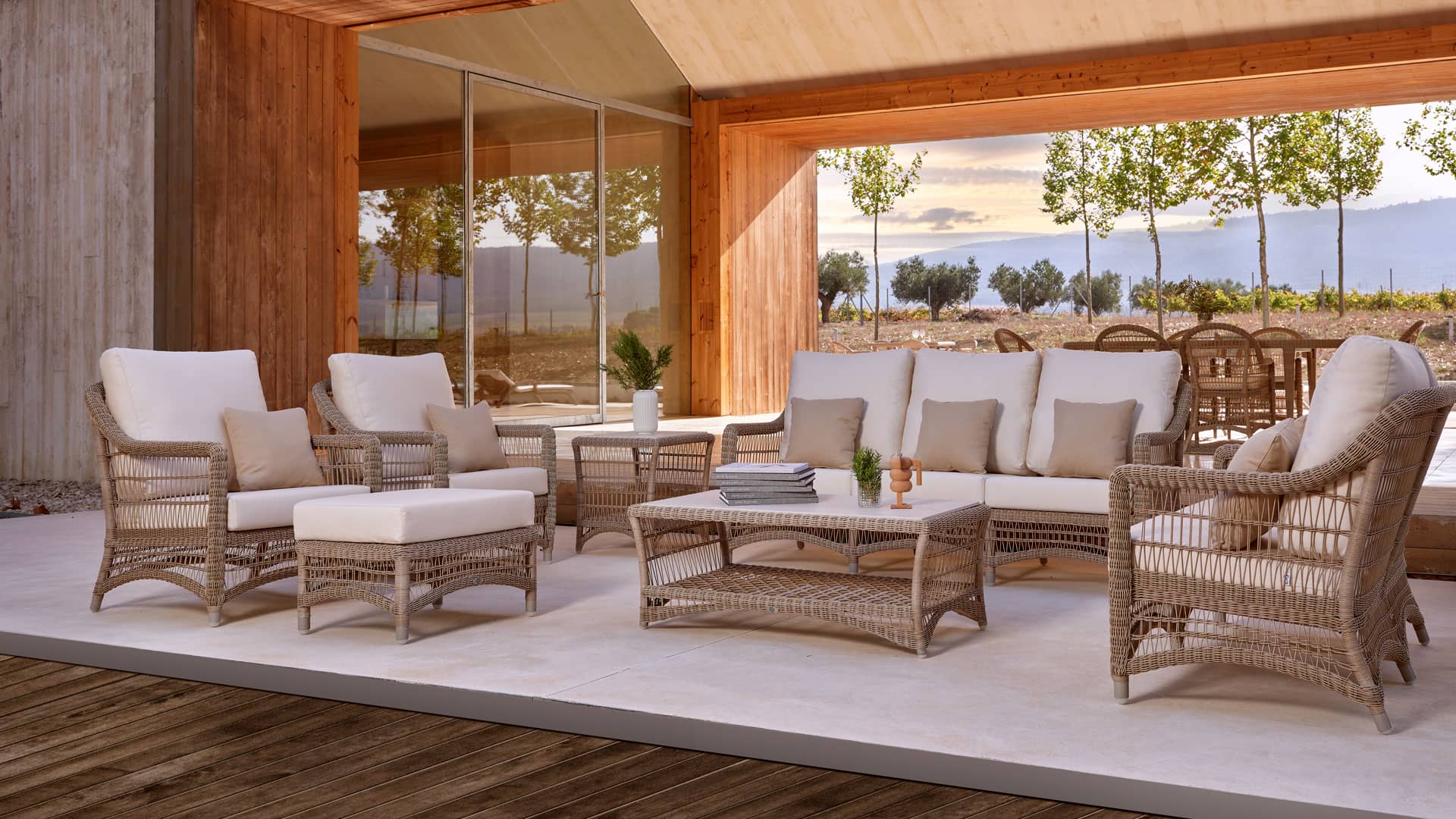 Chic outdoor sofa tables and chairs (7)