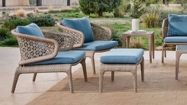 Chic Furniture Phuket, fauteuil et coussins bleus, mobilier d'extérieur haut de gamme