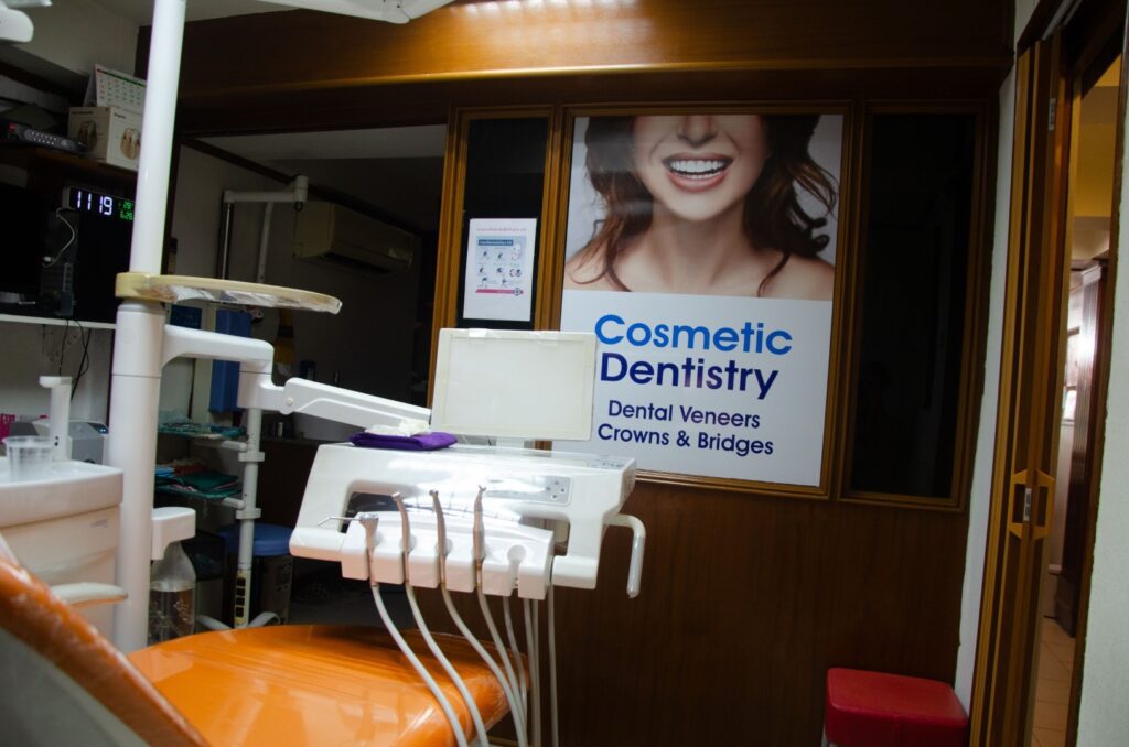 Dentist Phuket Patong. Dentiste Patong, Phuket. стоматолог Патонге Пхукет