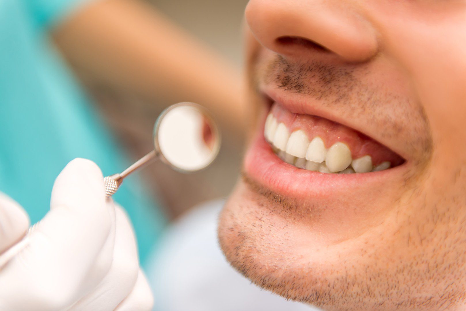 Dentist in Phuket. Bridges, Implants, Dental Whitening, Veneer. Dentiste à Patong. Bridges, implants, blanchiment dentaire, facettes dentaires. Стоматолог на Пхукете. Мосты, импланты, отбеливание зубов, виниры.