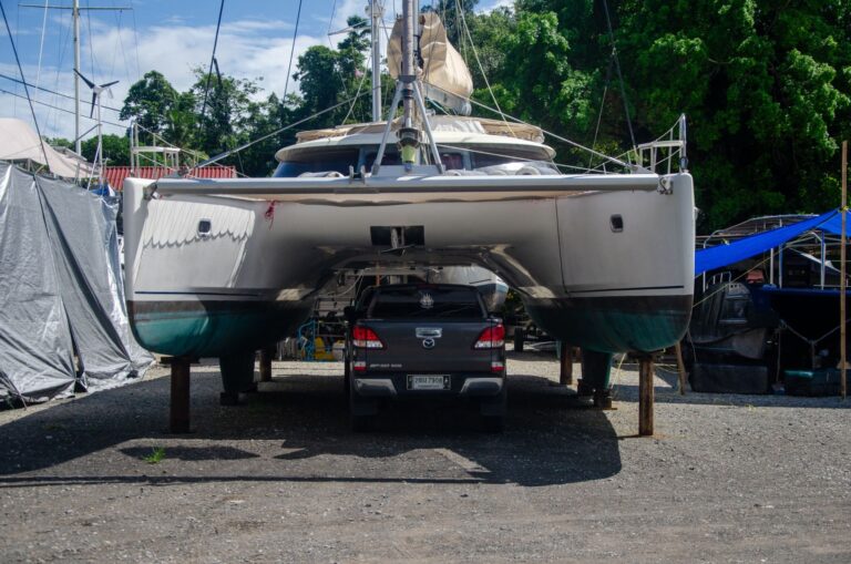 Chantier naval G&T Boatyard à Phuket, accompagnement administratif yachts pavillon étranger, Yacht Supply
