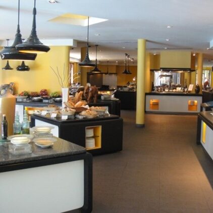 Renovation-Club-Med-Restaurant