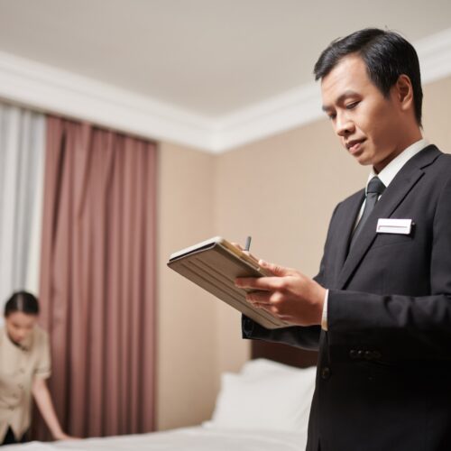 hotel-staff-meeting-in-bedroom Concierge Phuket (1) hotel-staff-meeting-in-bedroom Concierge Phuket (1)