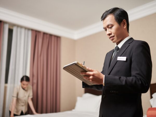 hotel-staff-meeting-in-bedroom Concierge Phuket (1) hotel-staff-meeting-in-bedroom Concierge Phuket (1)