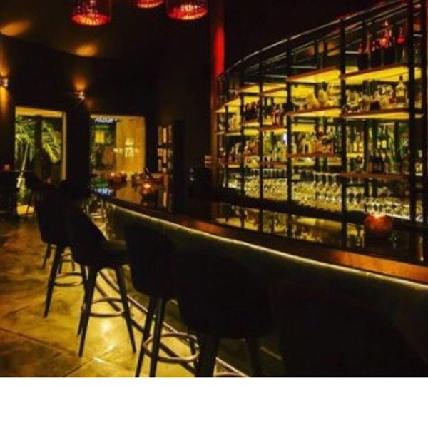 Custom bar counter by 3LH